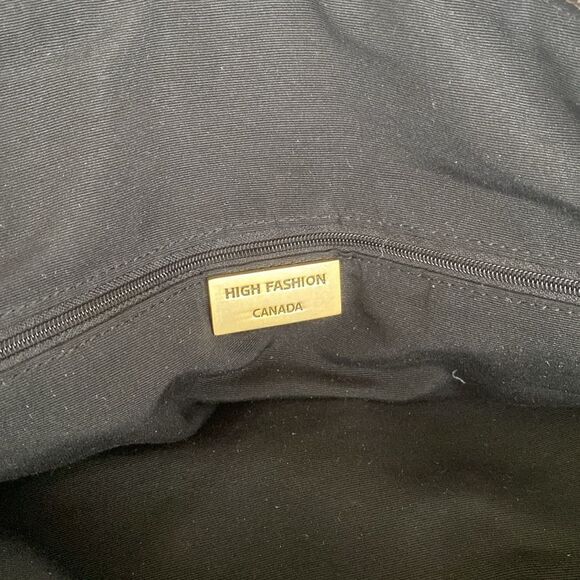 High Fashion Canada Leather Shoulder Bag - Picture 12 of 15